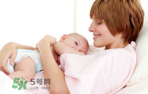 產(chǎn)后憂郁是這樣來的！這些話絕對別對新手媽媽說！