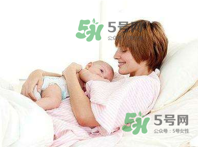 坐月子要穿內(nèi)衣嗎？坐月子不穿內(nèi)衣胸會(huì)下垂嗎？