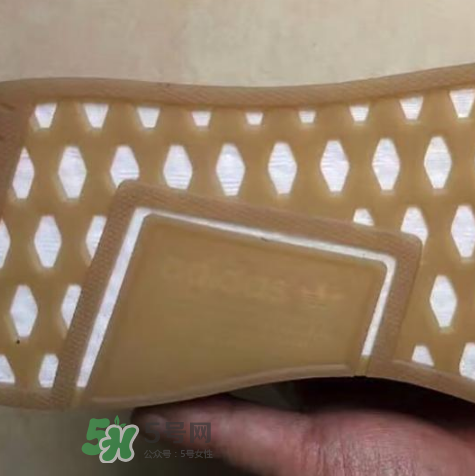 stone island與adidas聯(lián)名nmd r2怎么樣？