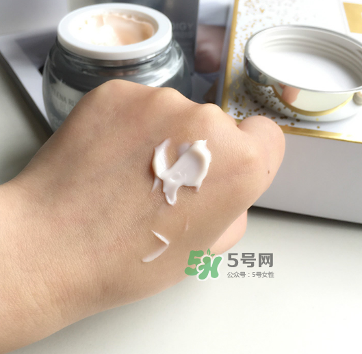 赫蓮娜至美溯顏菁華霜好用嗎？赫蓮娜至美溯顏菁華霜怎么樣？