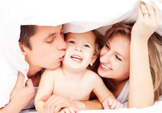 坐月子要穿內(nèi)衣嗎？坐月子不穿內(nèi)衣胸會(huì)下垂嗎？