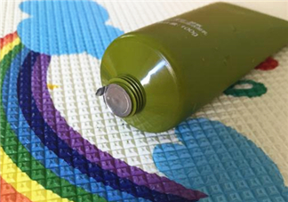 一葉子鮮補水洗面奶怎么樣？一葉子鮮補水潔面乳好用嗎？