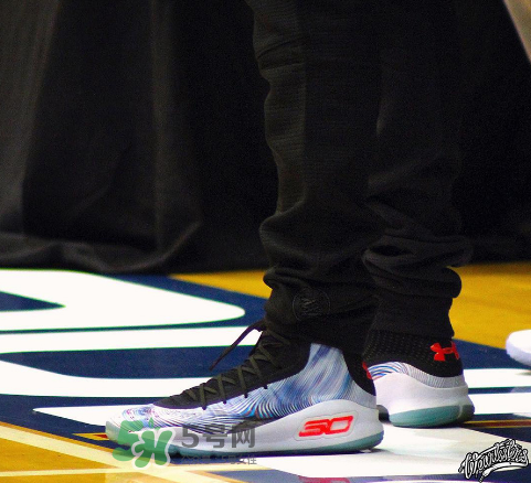 under armour curry 4庫里第四代戰(zhàn)靴中國配色怎么樣？