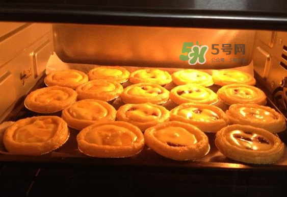 烤蛋撻烤箱預(yù)熱要多久？烤蛋撻用上火還是下火？