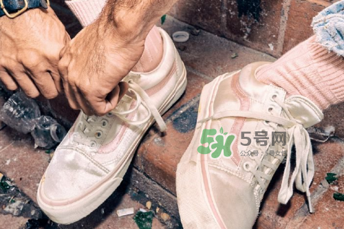 opening ceremony與vans聯(lián)名帆布鞋多少錢_哪幾款顏色？