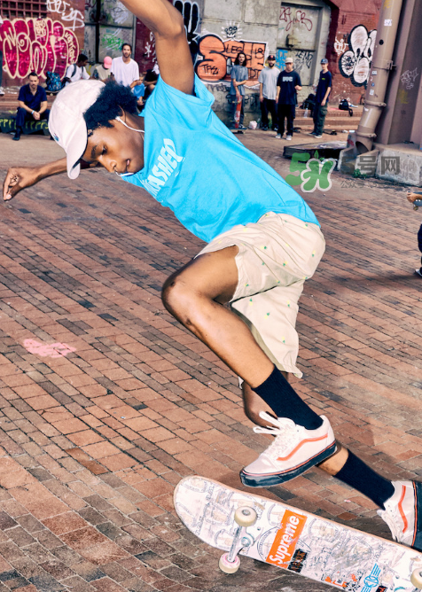 opening ceremony與vans聯(lián)名帆布鞋多少錢_哪幾款顏色？