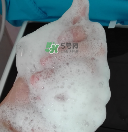 佐薇洗面奶怎么樣？佐薇潔面乳好用嗎？