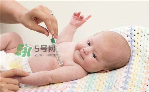 新手爸媽必看，七天教小嬰兒戒夜奶一覺到天亮