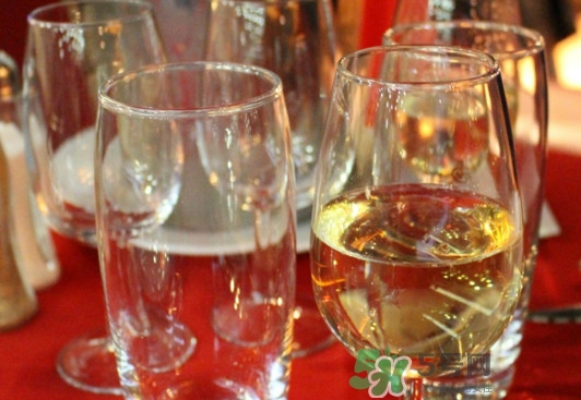 茅臺酒是什么香型的？茅臺酒是濃香還是醬香