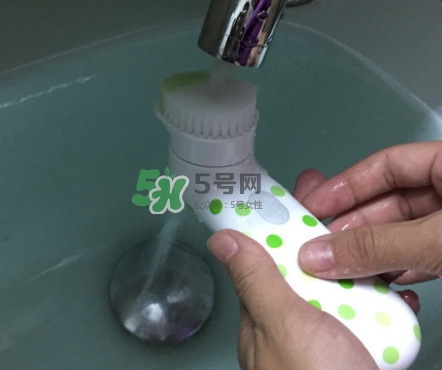 倩碧聲波潔面儀怎么充電？倩碧潔面儀充電燈不亮