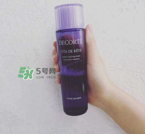 德妃紫蘇水和黛珂紫蘇水哪個(gè)好？德妃紫蘇水和黛珂紫蘇水對比