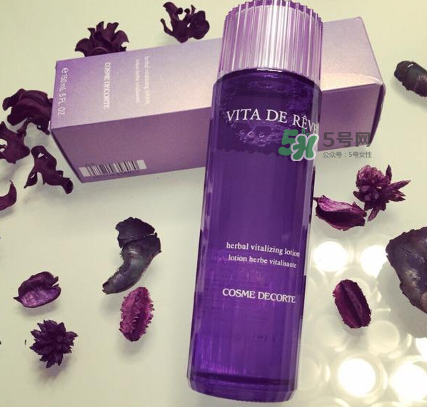 德妃紫蘇水和黛珂紫蘇水哪個(gè)好？德妃紫蘇水和黛珂紫蘇水對比