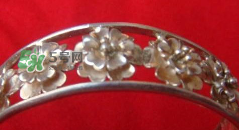 銀首飾可以以舊換新嗎？銀首飾以舊換新折舊費(fèi)多少？