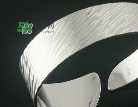 銀首飾可以以舊換新嗎？銀首飾以舊換新折舊費(fèi)多少？