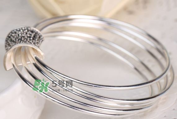 銀手鐲變黑了如何洗白？銀手鐲變黑怎么洗？