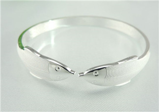 銀手鐲變黑了如何洗白？銀手鐲變黑怎么洗？