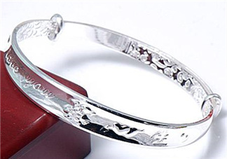 銀手鐲可以刮痧嗎？怎么用銀手鐲刮痧？