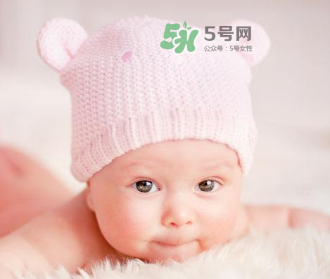 立秋后寶寶要穿什么衣服？立秋后寶寶要穿襪子嗎？