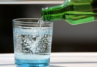 蘇打水是碳酸飲料嗎？蘇打水和碳酸飲料的區(qū)別