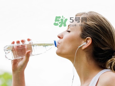 蘇打水可以加熱嗎？蘇打水能加熱喝嗎