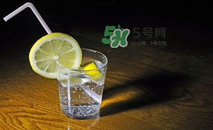 蘇打水什么時候喝最好？蘇打水什么人不能喝