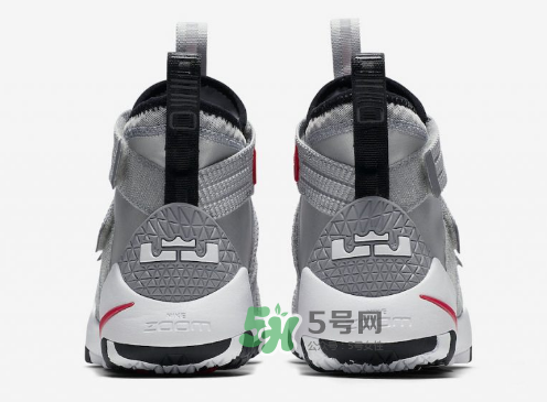 nike lebron soldier 11 silver bullet銀灰配色什么時候發(fā)售？
