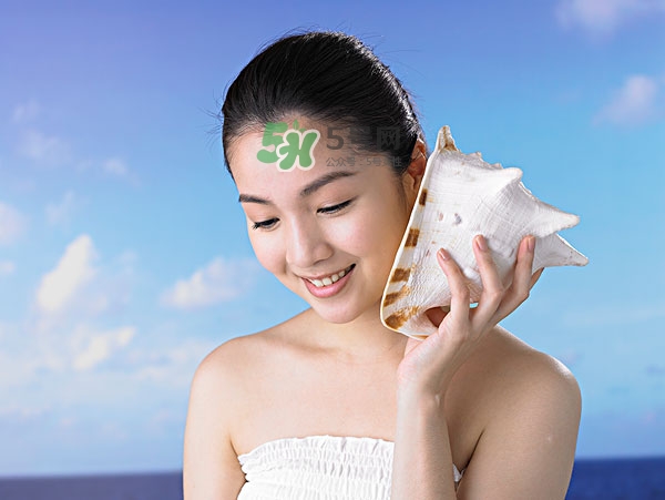 外油內(nèi)干的皮膚怎么護理 先補水還是先控油 外油內(nèi)干的皮膚怎么護理 先補水還是先控油