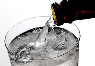 蘇打水什么時候喝最好？蘇打水什么人不能喝