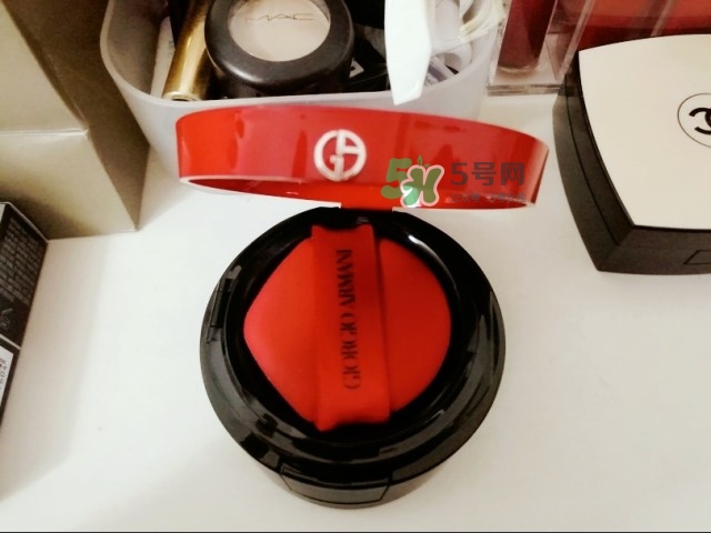 阿瑪尼紅氣墊怎么樣_阿瑪尼輕墊精華粉底液好用嗎 阿瑪尼紅氣墊怎么樣_阿瑪尼輕墊精華粉底液好用嗎