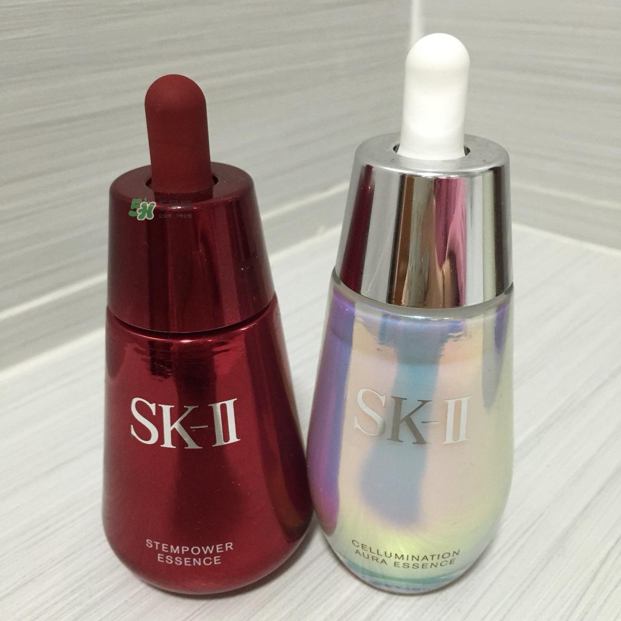 sk2小紅瓶和小燈泡精華哪個好？sk2小燈泡和小銀瓶精華區(qū)別