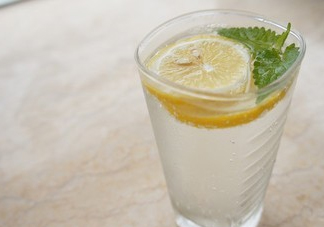 蘇打水一天喝多少最好？蘇打水每天喝多少合適？