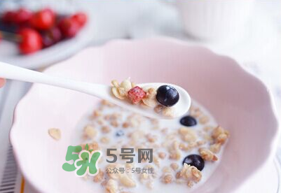 卡樂(lè)比梅果牛奶系列麥片好吃嗎？卡樂(lè)比梅果牛奶系列價(jià)格