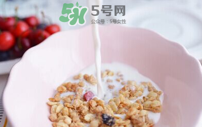 卡樂(lè)比梅果牛奶系列麥片好吃嗎？卡樂(lè)比梅果牛奶系列價(jià)格