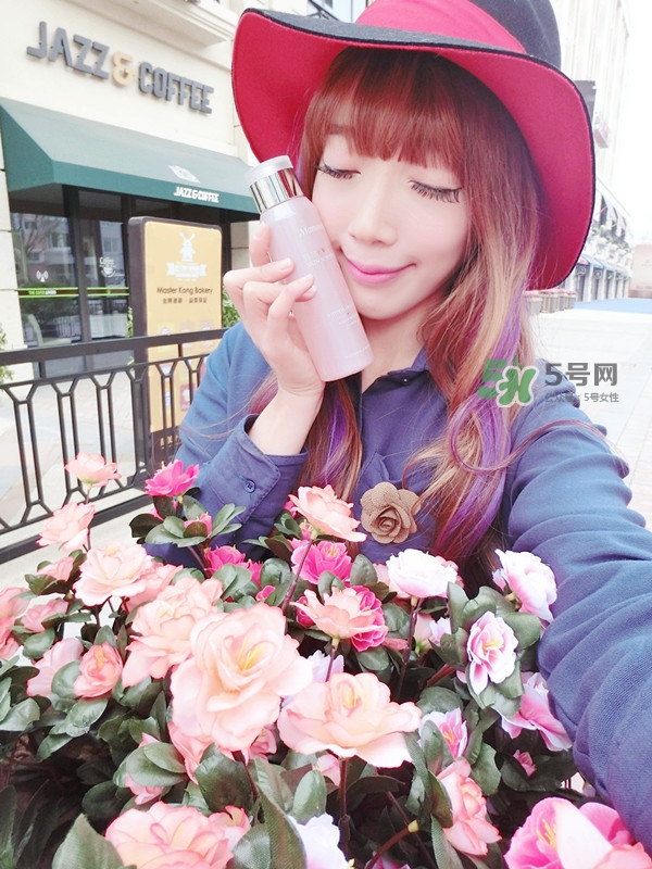 夢妝花萃凈白調(diào)理水怎么樣？夢妝花萃凈白調(diào)理水能補水嗎？