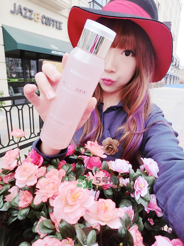 夢妝花萃凈白調(diào)理水怎么樣？夢妝花萃凈白調(diào)理水能補水嗎？