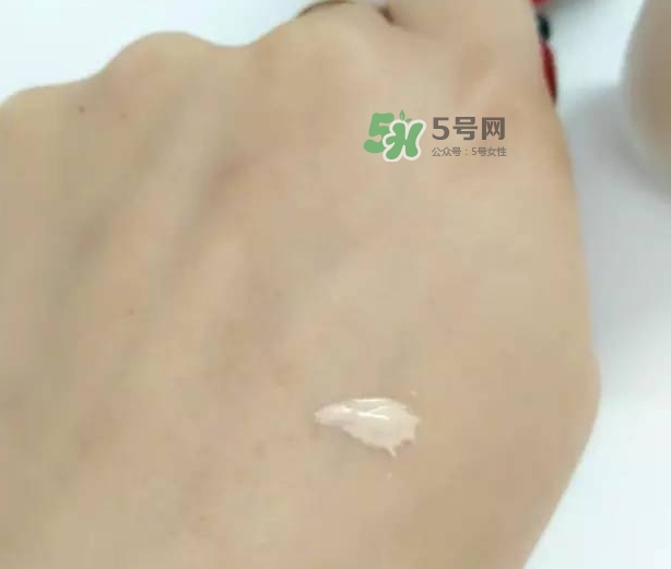 玫珂菲水粉霜怎么樣？玫珂菲全新雙用水粉霜好用嗎？