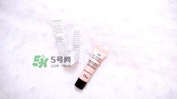 迪奧凝脂恒久粉底液真假怎么辨別-迪奧粉底液真假圖 迪奧凝脂恒久粉底液真假怎么辨別-迪奧粉底液真假圖
