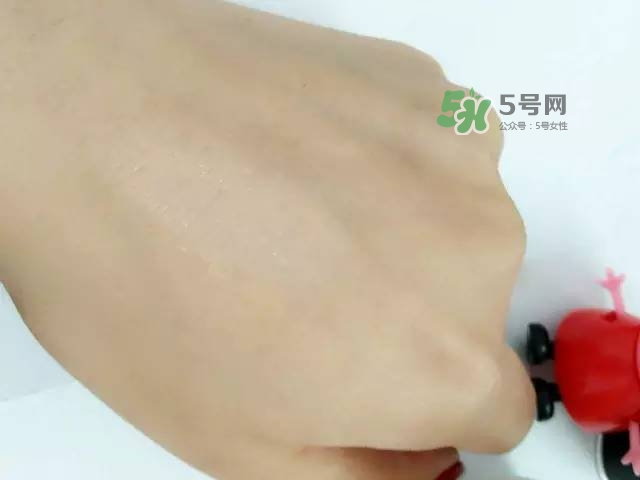 玫珂菲水粉霜怎么樣？玫珂菲全新雙用水粉霜好用嗎？