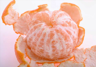 橘子里的白絲能吃嗎？橘子瓣上面的白絲吃了有什么好處？