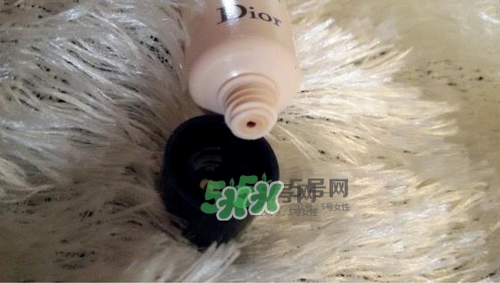 迪奧星光亮妍粉底液怎么樣？迪奧凝脂星光亮妍粉底液價格