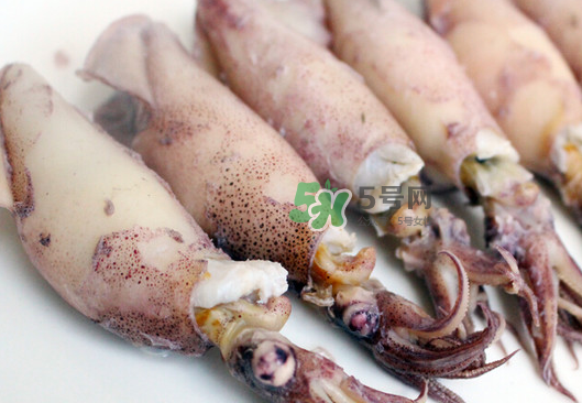 魷魚仔怎么清洗圖解？小魷魚怎么清洗？