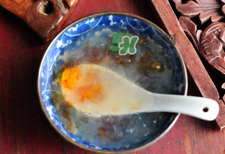 燕窩可以和桃膠一起燉嗎？燕窩燉桃膠的做法大全