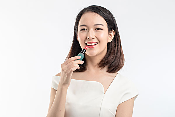 正確化妝的基本步驟是什么 化妝的正確步驟順序 正確化妝的基本步驟是什么 化妝的正確步驟順序