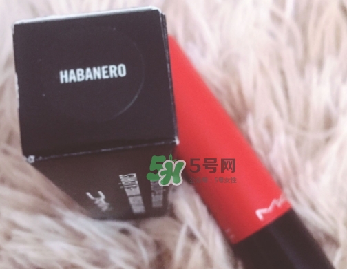 mac魅可立體凝彩唇膏怎么用？魅可立體凝彩唇膏真假辨別