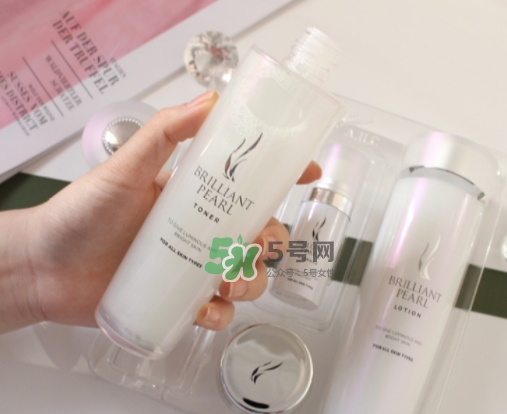 ahc珍珠美白水乳套盒有什么？ahc珍珠美白水乳套裝價(jià)格
