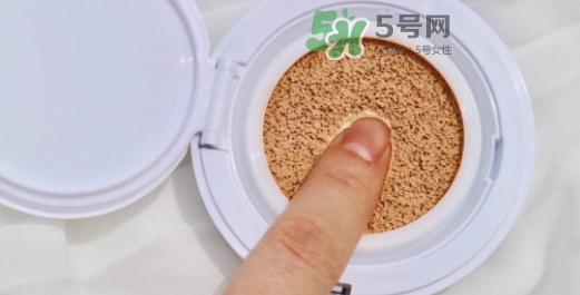 蘭蔻小粉盒氣墊怎么樣？蘭蔻小粉盒氣墊好用嗎