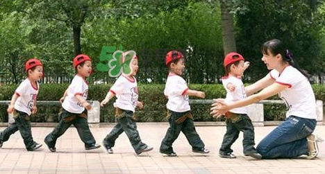 想生多胞胎怎樣調(diào)理？多胞胎國家補貼多少錢？