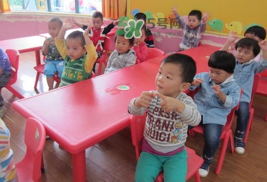 第一次送孩子去幼兒園，你是哪種家長？