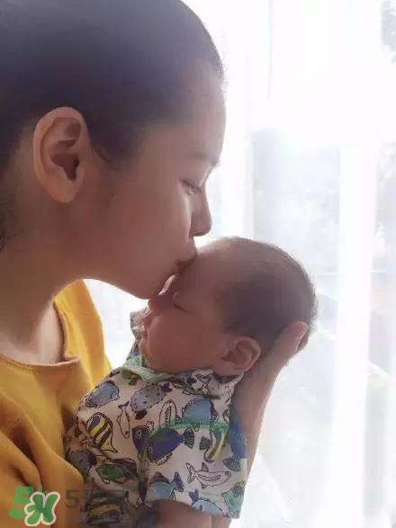 生孩子會(huì)遇到尷尬的事情有哪些？生孩子會(huì)變老嗎？