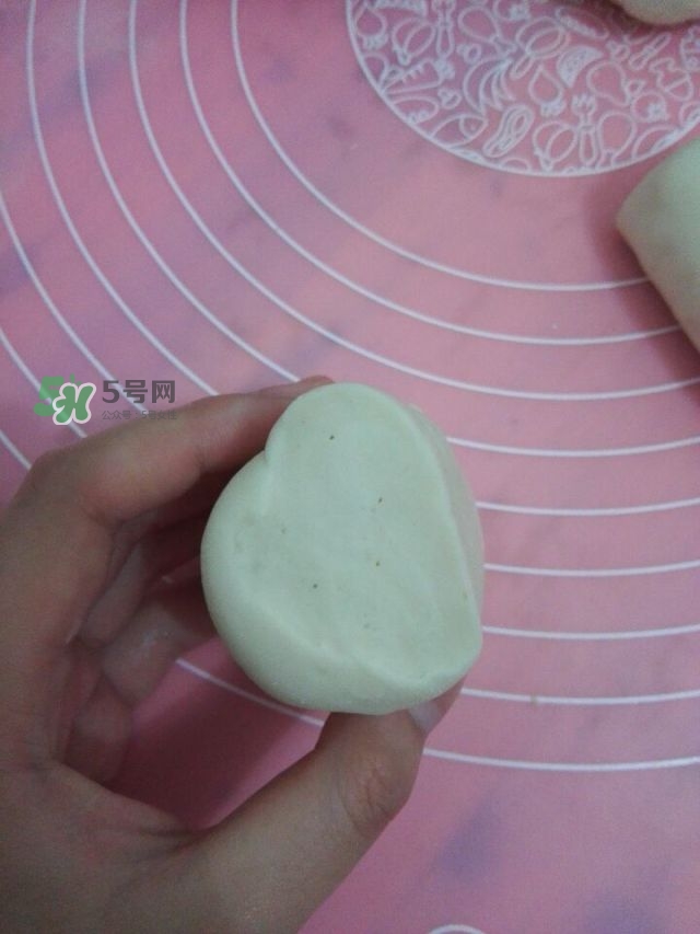 外表光滑包子的做法 各種包子餡制作小竅門 外表光滑包子的做法 各種包子餡制作小竅門